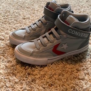 Converse Leather high top sneaker size 13 Kids